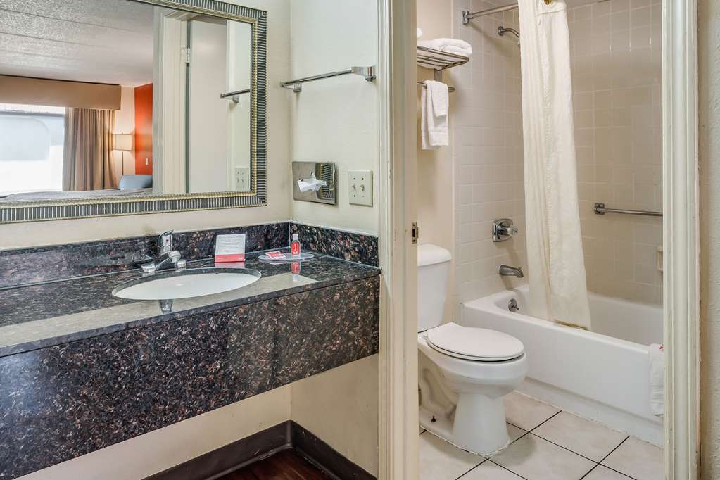 Econo Lodge Inn & Suites - thumb 5