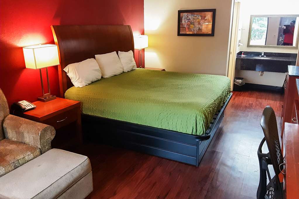Econo Lodge Inn & Suites - thumb 7