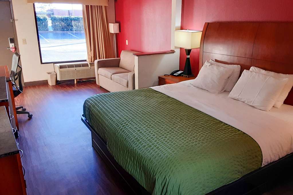 Econo Lodge Inn & Suites - thumb 9