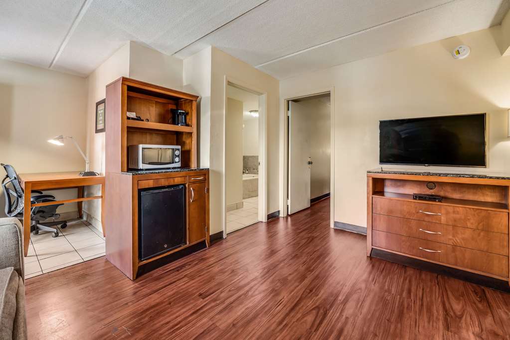 Econo Lodge Inn & Suites - thumb 15