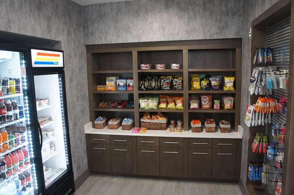 La Quinta Inn & Suites By Wyndham - thumb 11