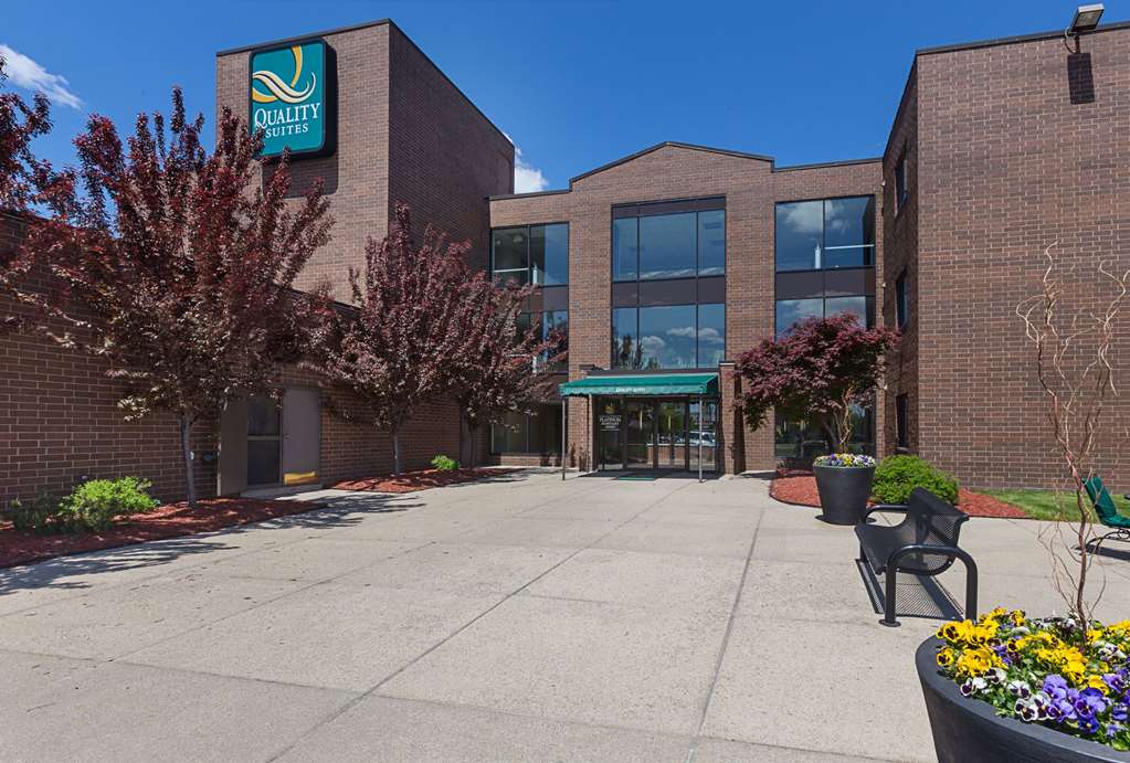 Quality Suites Hotel Lansing - thumb 2