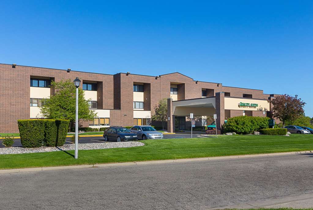 Quality Suites Hotel Lansing - thumb 3