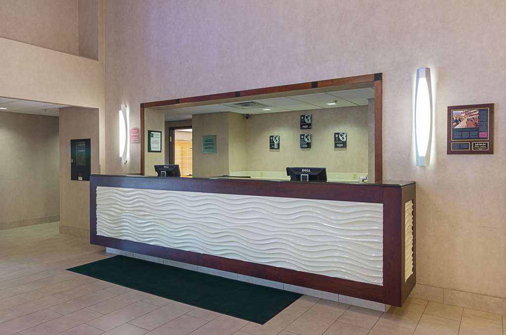 Quality Suites Hotel Lansing - thumb 5