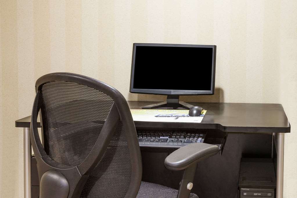 Days Inn Utica - thumb 14