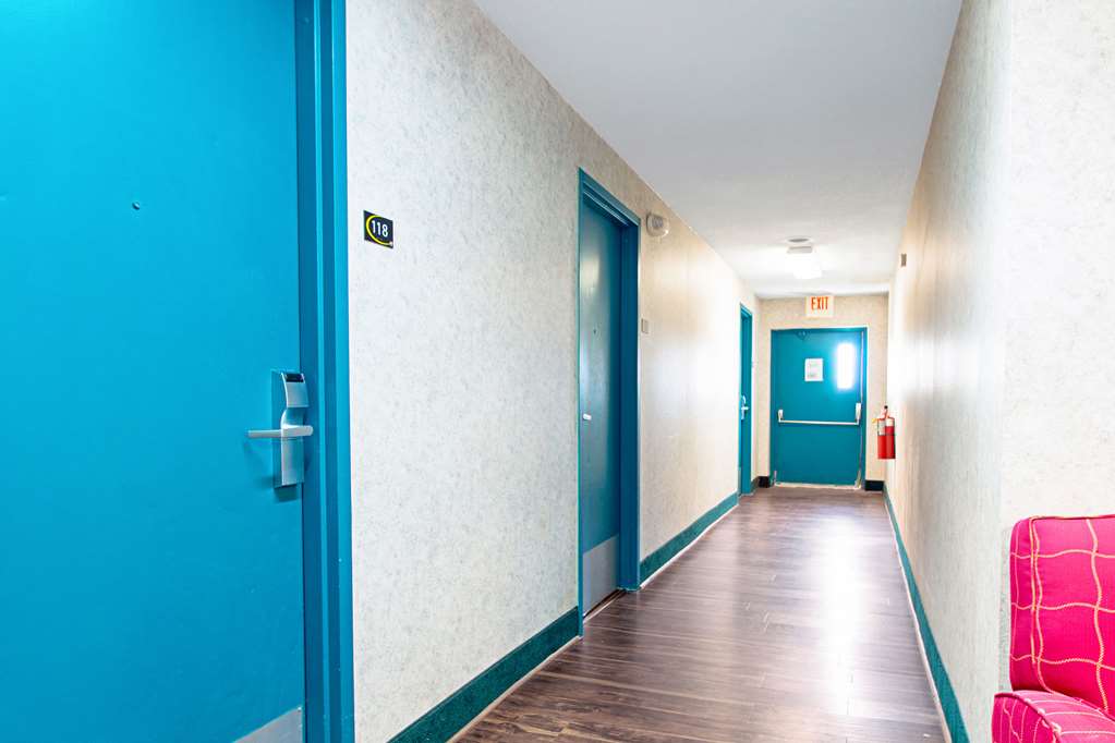 Econo Lodge Utica - thumb 17