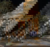 Charleston Ghost Tour Two Bars One Graveyard and a Ghost Story - Tourism House