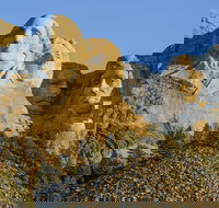 Mount Rushmore and Black Hills Bus Tour with Live Commentary - Tourism House